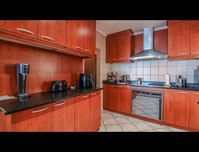 5 BEDROOM HOUSE FOR SALE IN DANA BAY